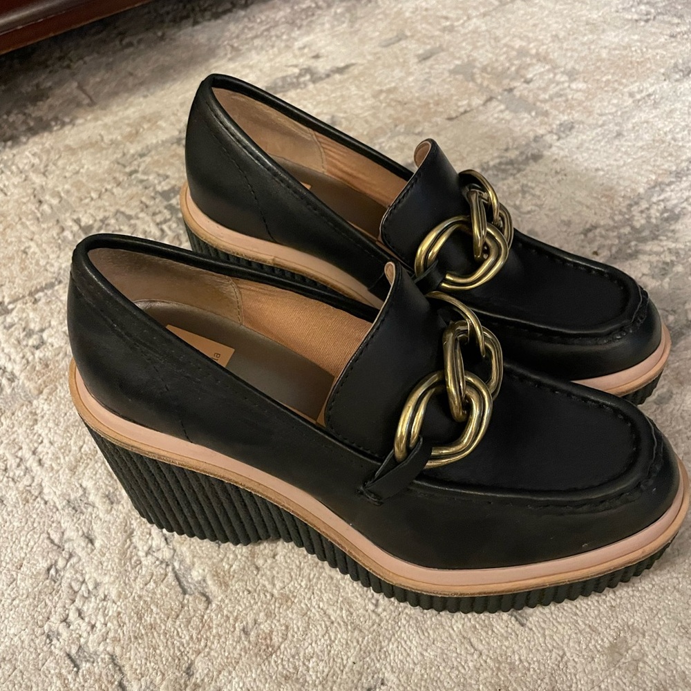 Wedge loafers size 6.5